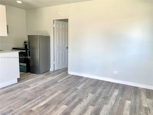 Photo - 2901 NW 18th St Apartamento Unidad 24