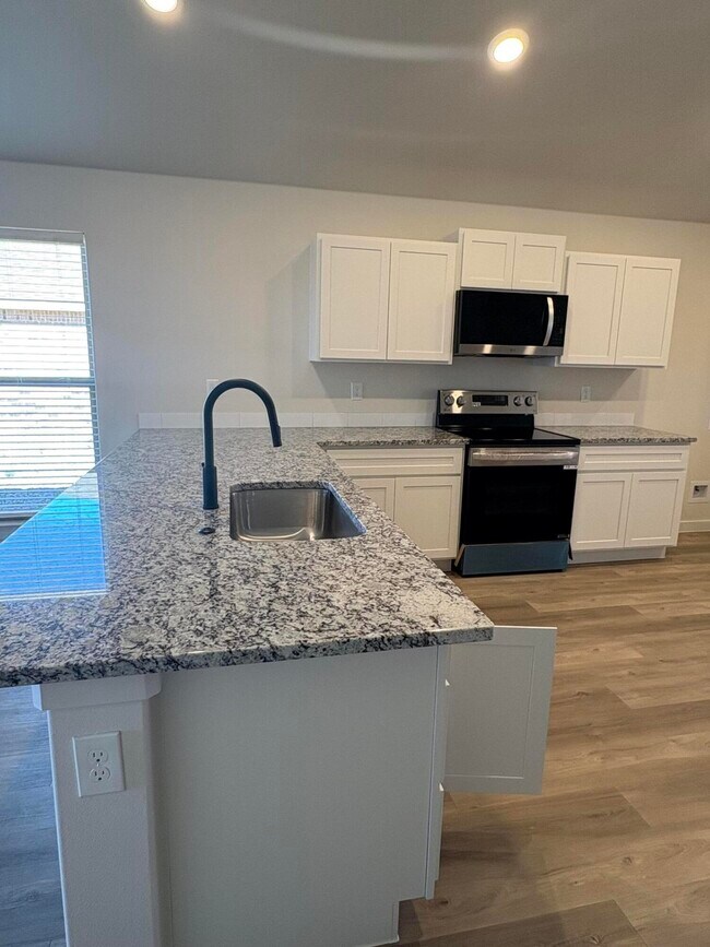 Photo - 2129 Langford Ave