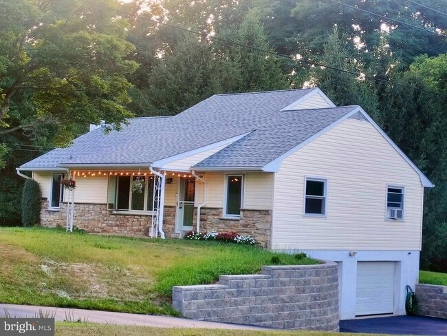 Photo - 847 Highspire Rd Casa