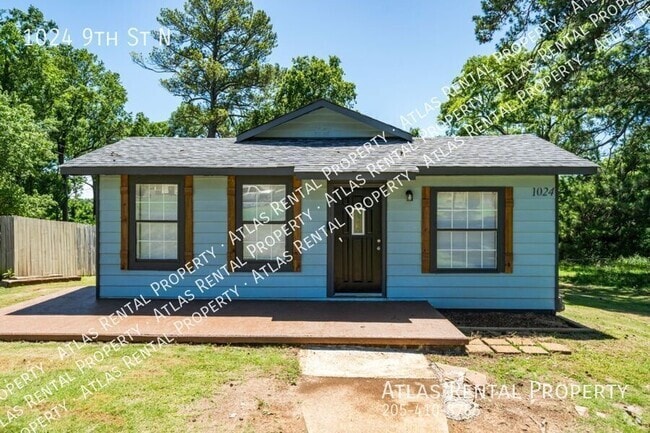 Building Photo - 1024 9th St N Rental