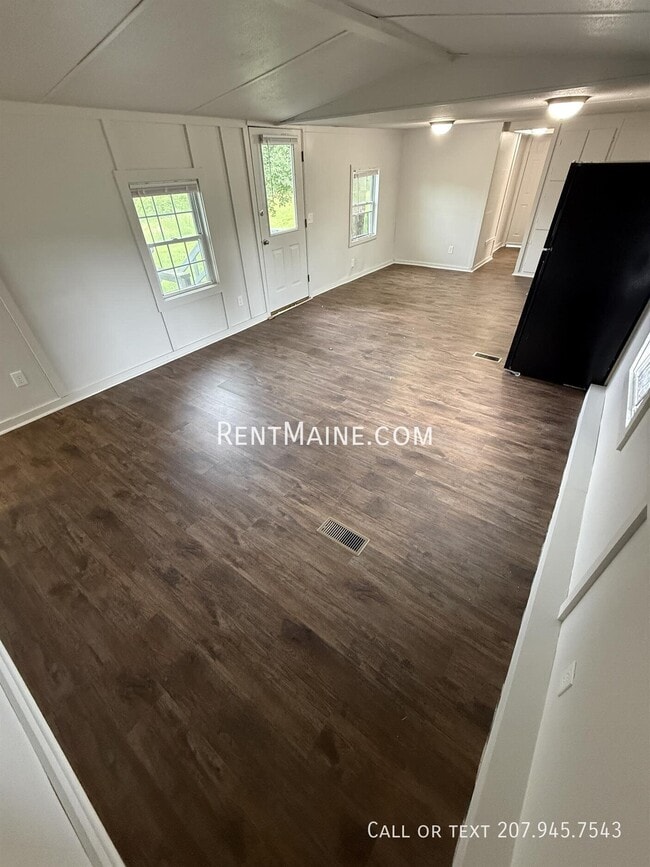 7 Hall Dr
