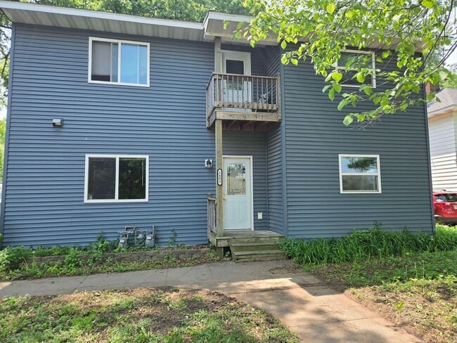Photo - 1403 Main St Apartment Unit 1