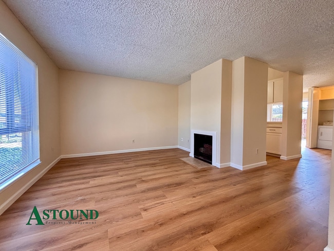 Photo - 1206 Marionola Way