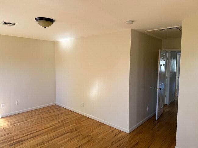 Photo - 99 Bidwell Ave Unidad 2