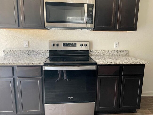 Photo - 329 Cres Park Dr