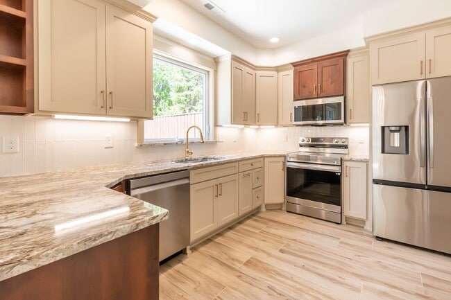 Photo - 261 Gay St Unidad B