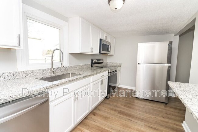 Photo - 103 Farris St NE