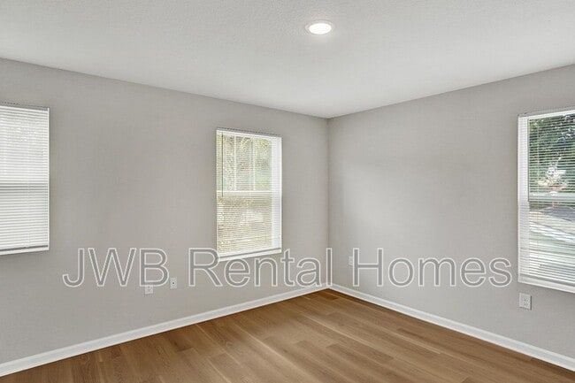 Photo - 1655 Windle St