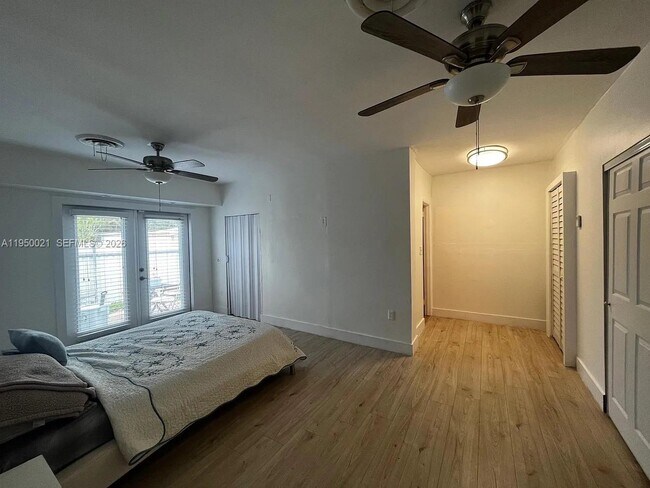 Photo - 2049 SW 60th Ct