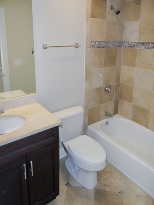 Photo - 2847 N Southport Ave Unit 2847-2