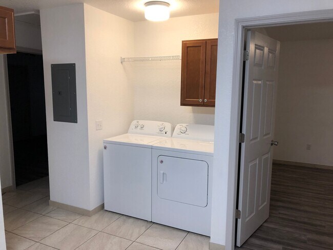 Photo - 3393 Green Briar Cir Unit B