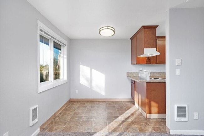 Photo - Remodeled 3 bedroom 1 bath in heart of Milwaukie