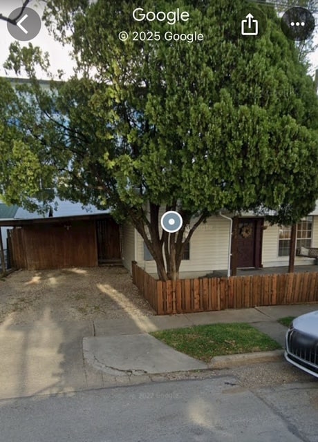 Carport Parking - 1430 Hubert St