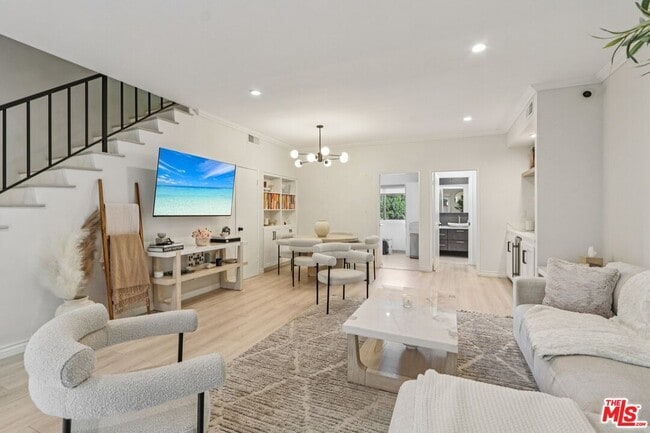Photo - 5139 Balboa Blvd Unit 2