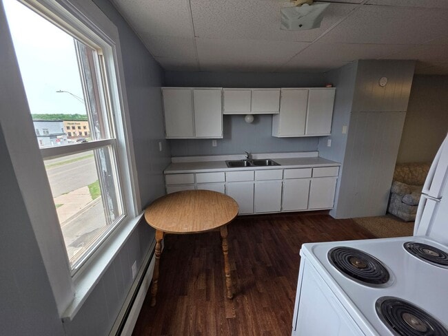 Building Photo - 110 E Canda St Unit Apartment 3