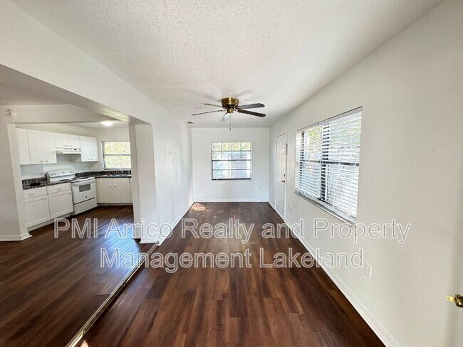 Photo - 2240 Jungle St