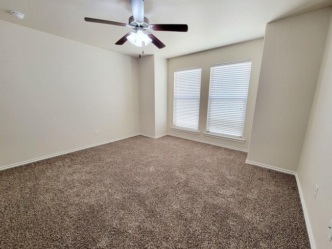 Photo - 13803 Avenue W