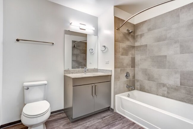 Photo - 2354 N California Ave