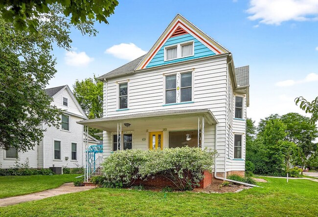 Photo - 305 N Lawe St