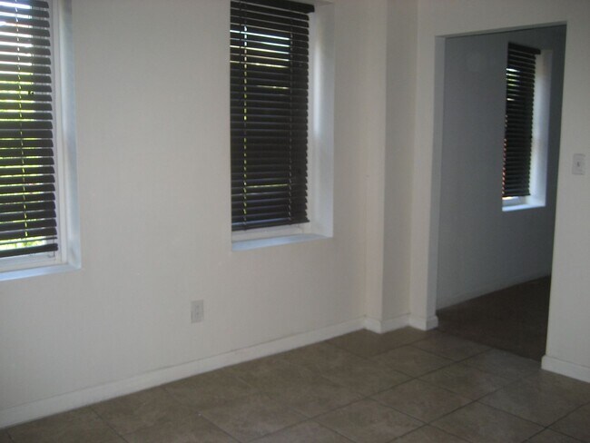 Photo - 4940 Unit APT 2 - 2nd Floor