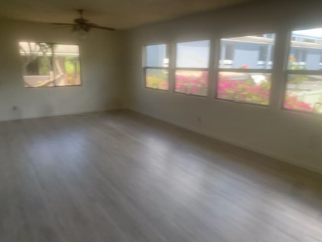 Photo - 95-353-353 Kuahelani Ave