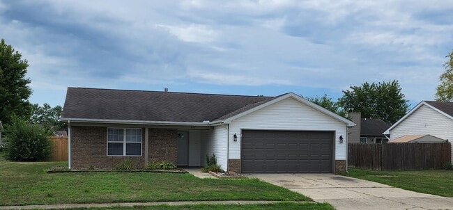 Building Photo - Three Bedroom Two Bath Home in Deerfield Farms Dayton, Indiana