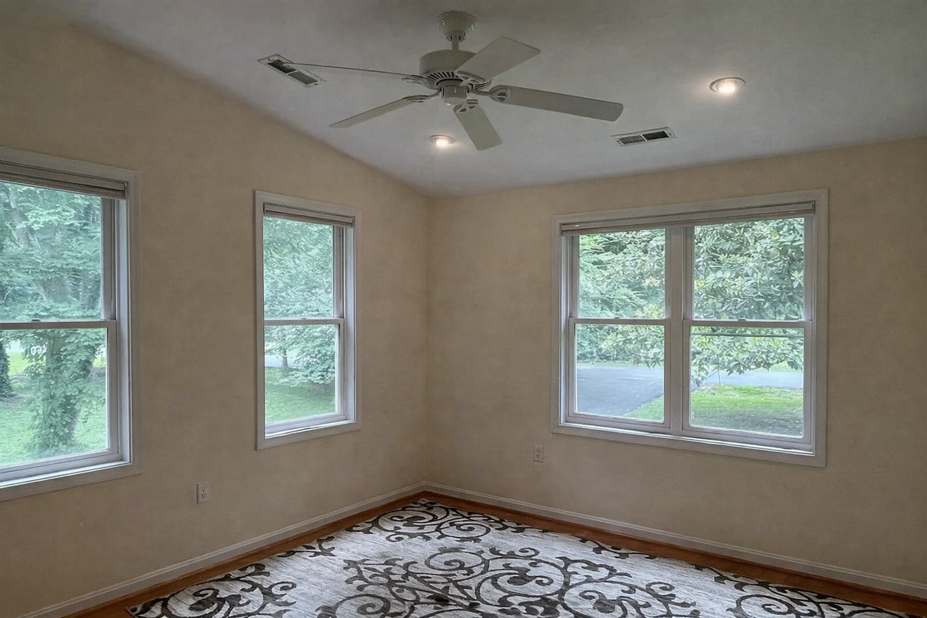 Photo - 10619 Norman Ave