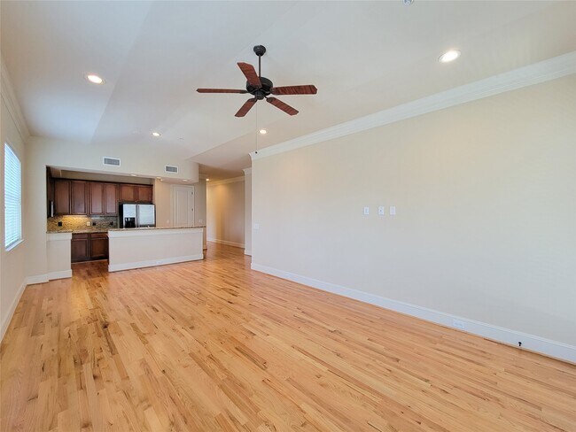 Photo - 58 Briar Hollow Ln Unit 408