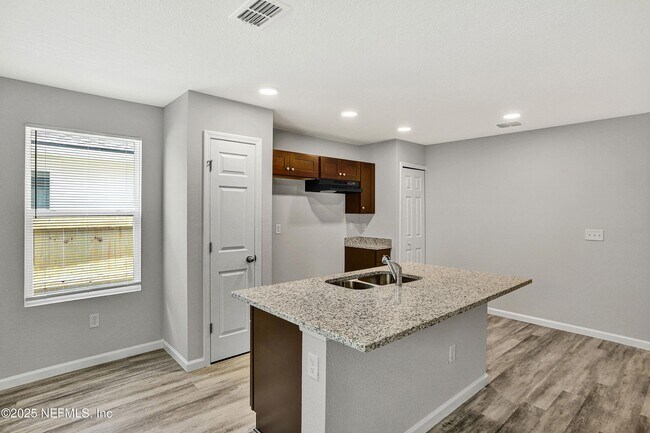 Photo - 729 Pippin St Casa