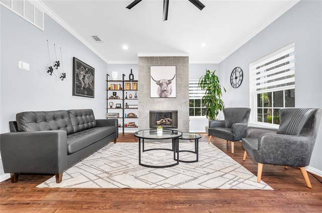 Photo - 6918 Webster St