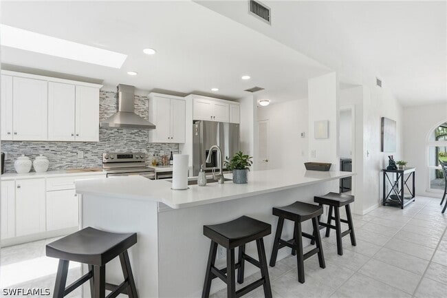 Photo - 132 Bordeaux Cir