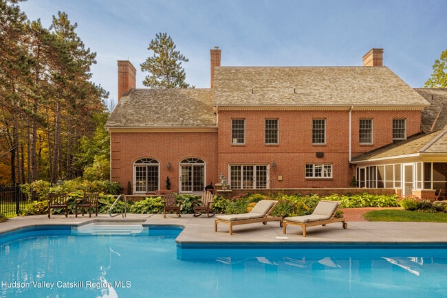 Photo - 147 Rock City Rd