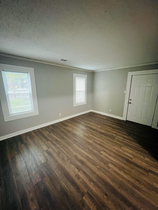 Photo - 2145 Pendleton St