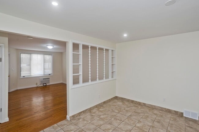 Building Photo - 181 State St Unit 2