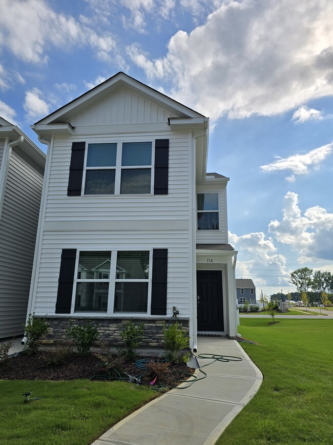 Building Photo - 114 Holmes Corner Dr Rental