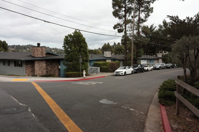 Photo - 2220 Lake Rd Unit A3