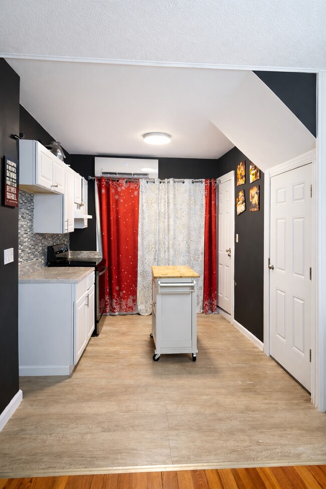 Photo - 209 Princeton St Unit 209 Princeton St 2