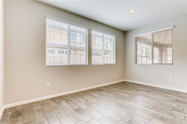 Building Photo - 2517 Bankhurst St