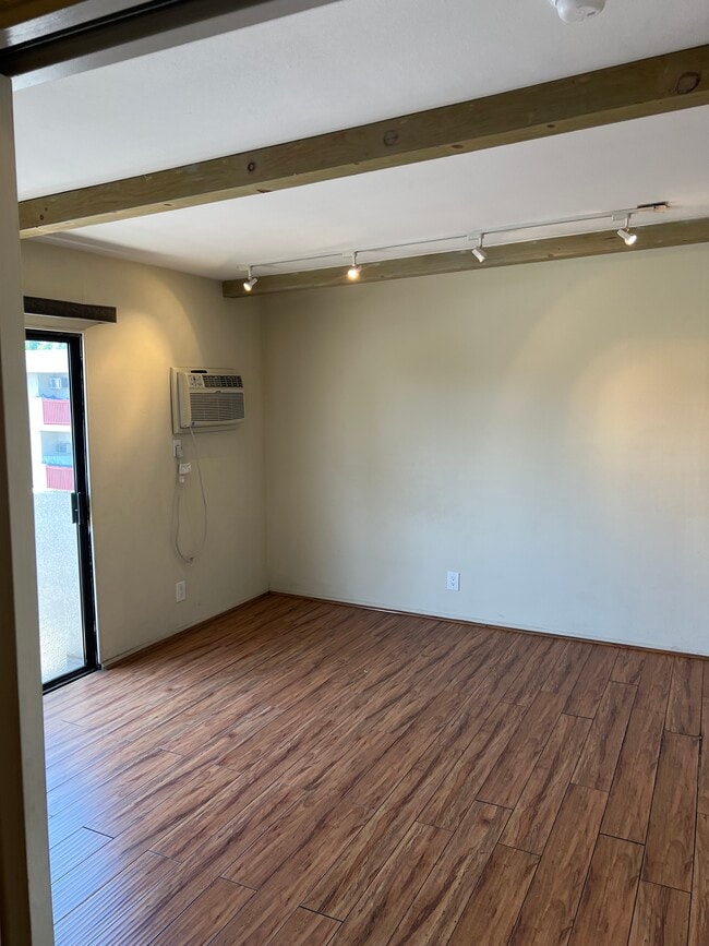 Photo - 20234 Cantara St Unidad 334
