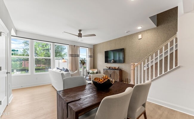 Photo - 602 Mkt Grv Dr