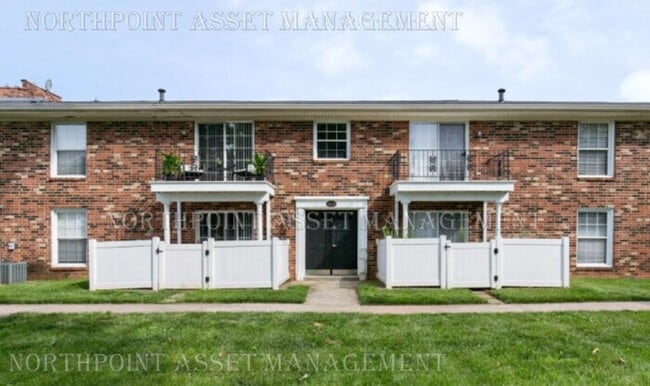 Building Photo - A charming house with 2 beds and 2 bath at...