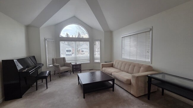 Photo - 7 bedroom 5 Bath Home In Desirable Boulder Location - Partially Furnished - 6 Month Lease Only