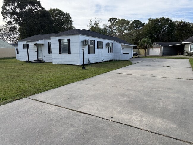 Photo - 6899 Jefferson Blvd