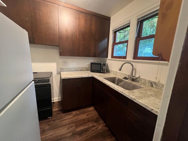 Photo - Charming Capitol Hill Vintage Condo with O...