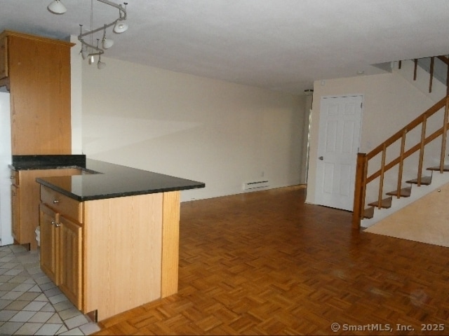 Building Photo - 203 W Walk