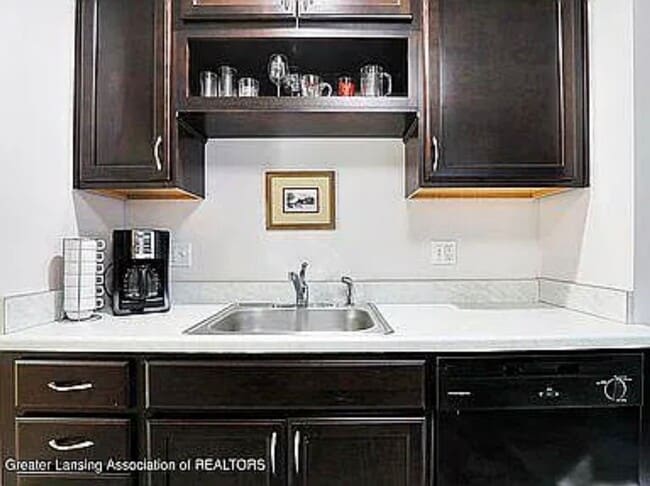 Photo - 331 W Saginaw St Unit Bedroom # 1