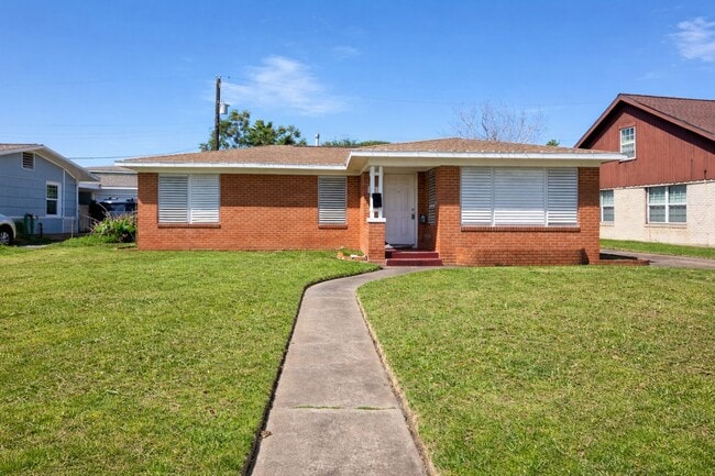 Building Photo - Lovely 2 beds/2 baths for rent