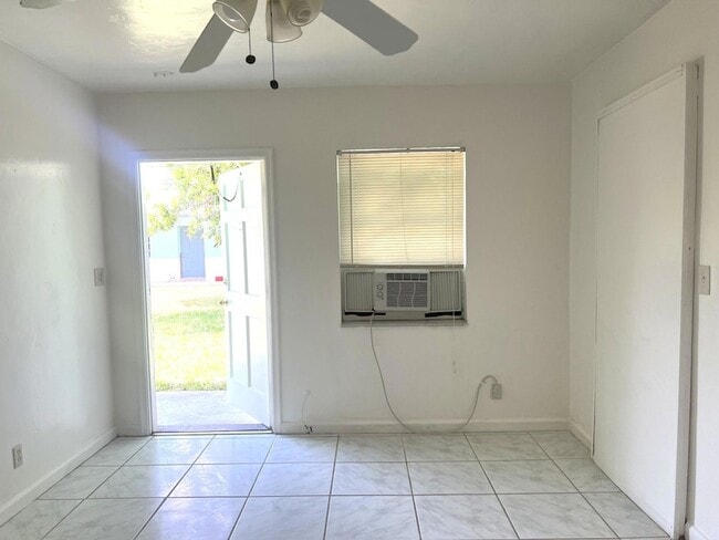 Photo - 886 NE 35th St Unit 1