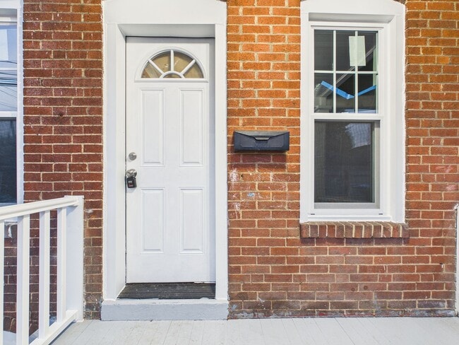 Photo - Charming 2 Bedroom Single Family on Penn St