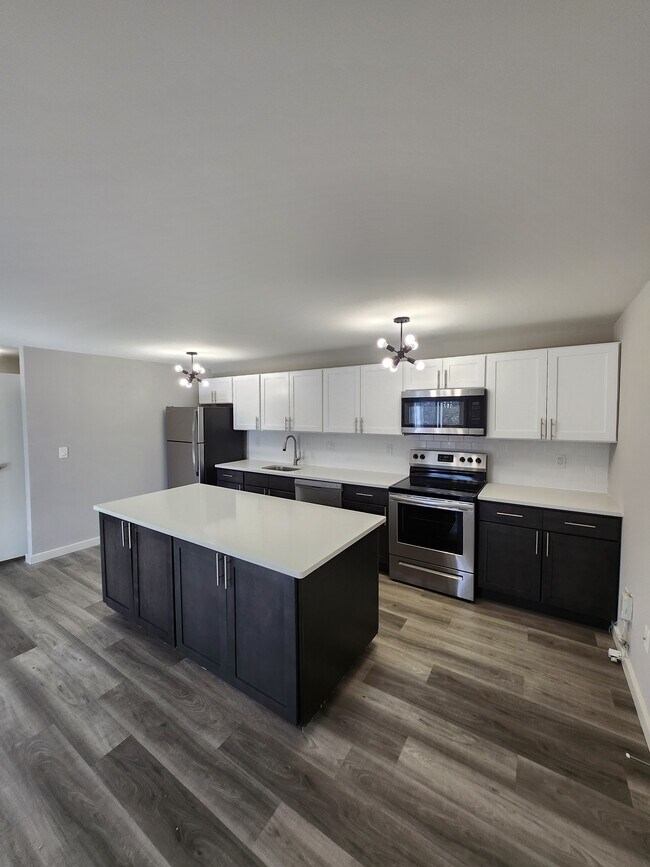 Photo - 2902 Ravens Crest Dr Apartment Unit 2902